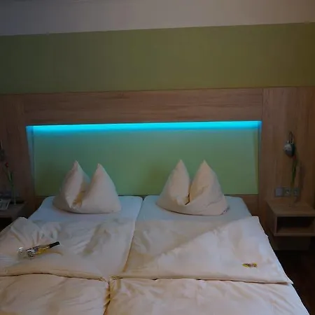 加尼克莱因丁斯特酒店 Ursensollen