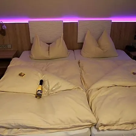 Garni Kleindienst 3* Ursensollen